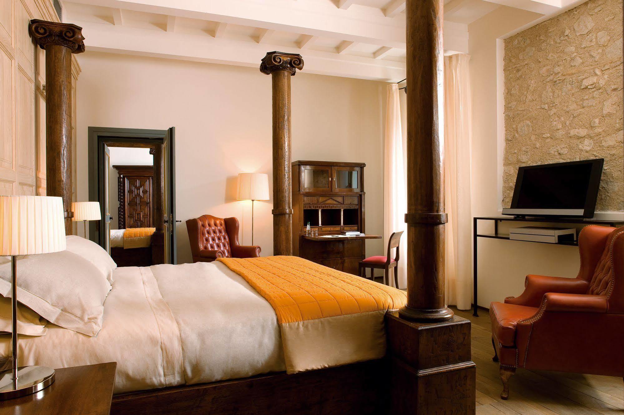 Relais & Chateaux Palazzo Seneca Hotel Norcia Luaran gambar